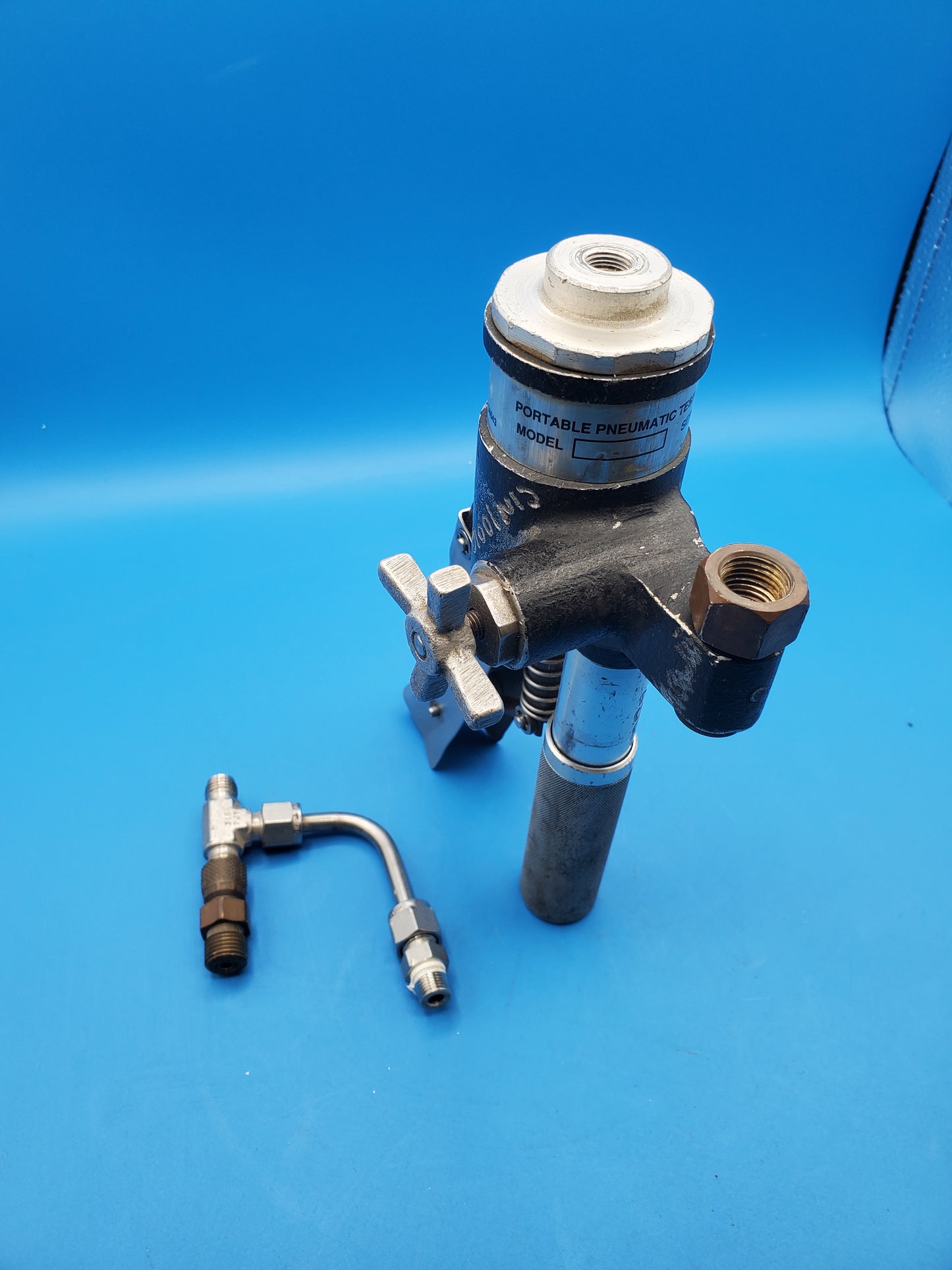 AMETEK T-740 PNEUMATIC HAND PUMP 0 - 300 PSI