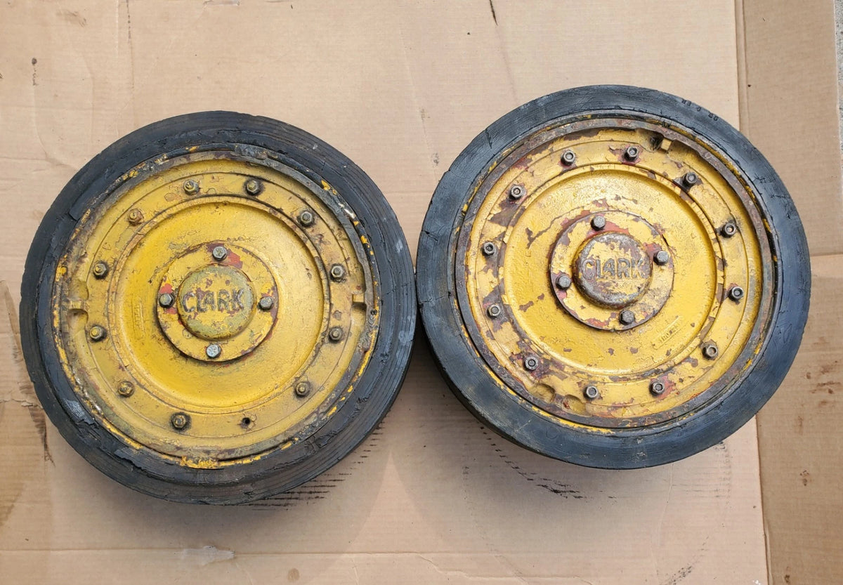 Set of Clark Fork Lift 604569 Drive Wheel &amp; Tire Assembly w/ Bearings Carloader
