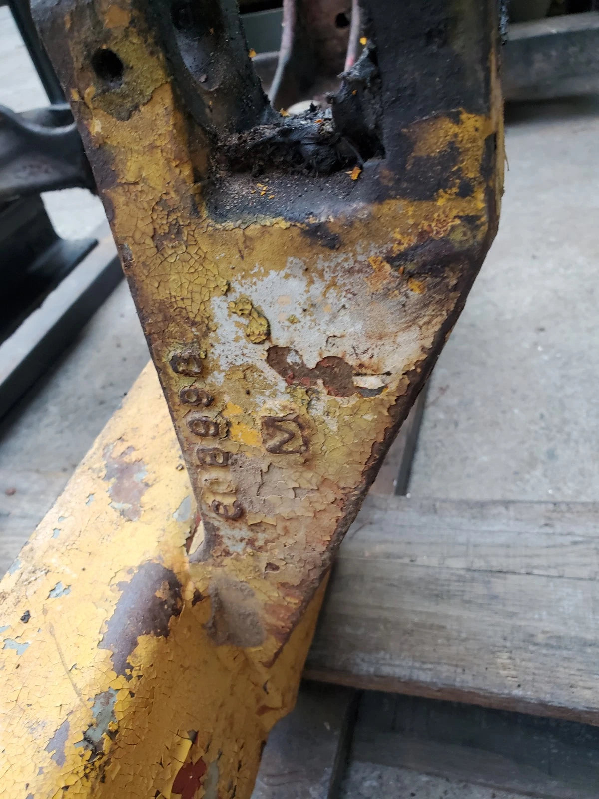 Clark Carloader Model 4024 Fork Lift Upright Outer Mast Assembly