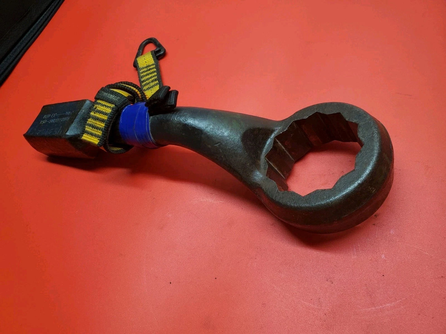 ARMSTRONG 33-070 STRIKING 2-3/16" WRENCH 12 POINT W/ TETHER USA