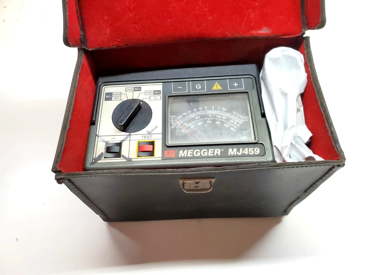 MEGGER MJ459 Insulation Tester w/ Case, Leads 212459 Battery Operated