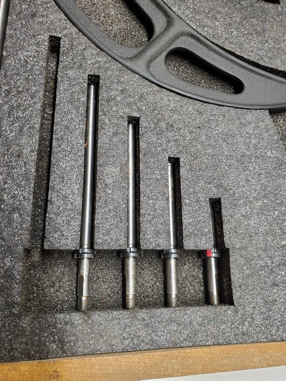 Starrett 224 Outside Micrometer 6 - 12" Ref. INV 115378