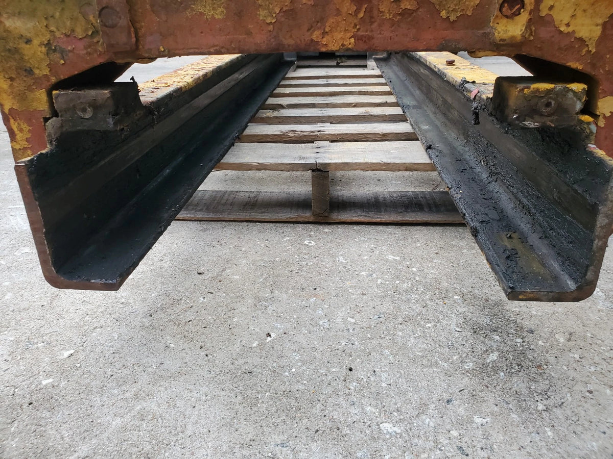 Clark Carloader Model 4024 Fork Lift Upright Outer Mast Assembly