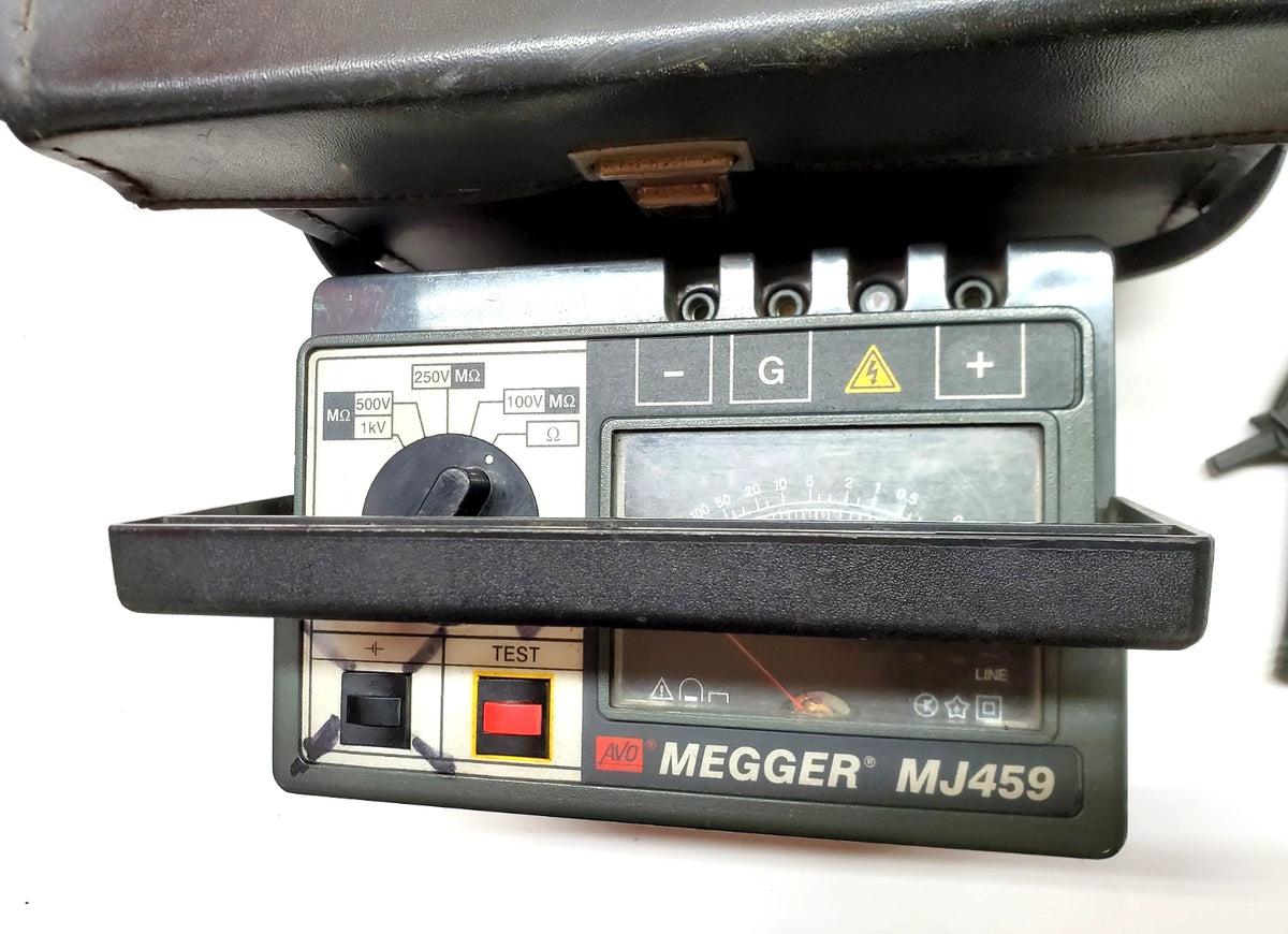 MEGGER MJ459 Insulation Tester w/ Case, Leads 212459 Battery Operated