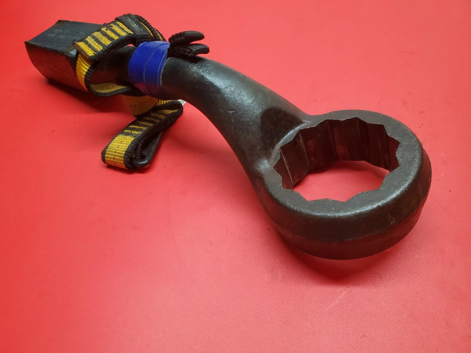 ARMSTRONG 33-070 STRIKING 2-3/16" WRENCH 12 POINT W/ TETHER USA