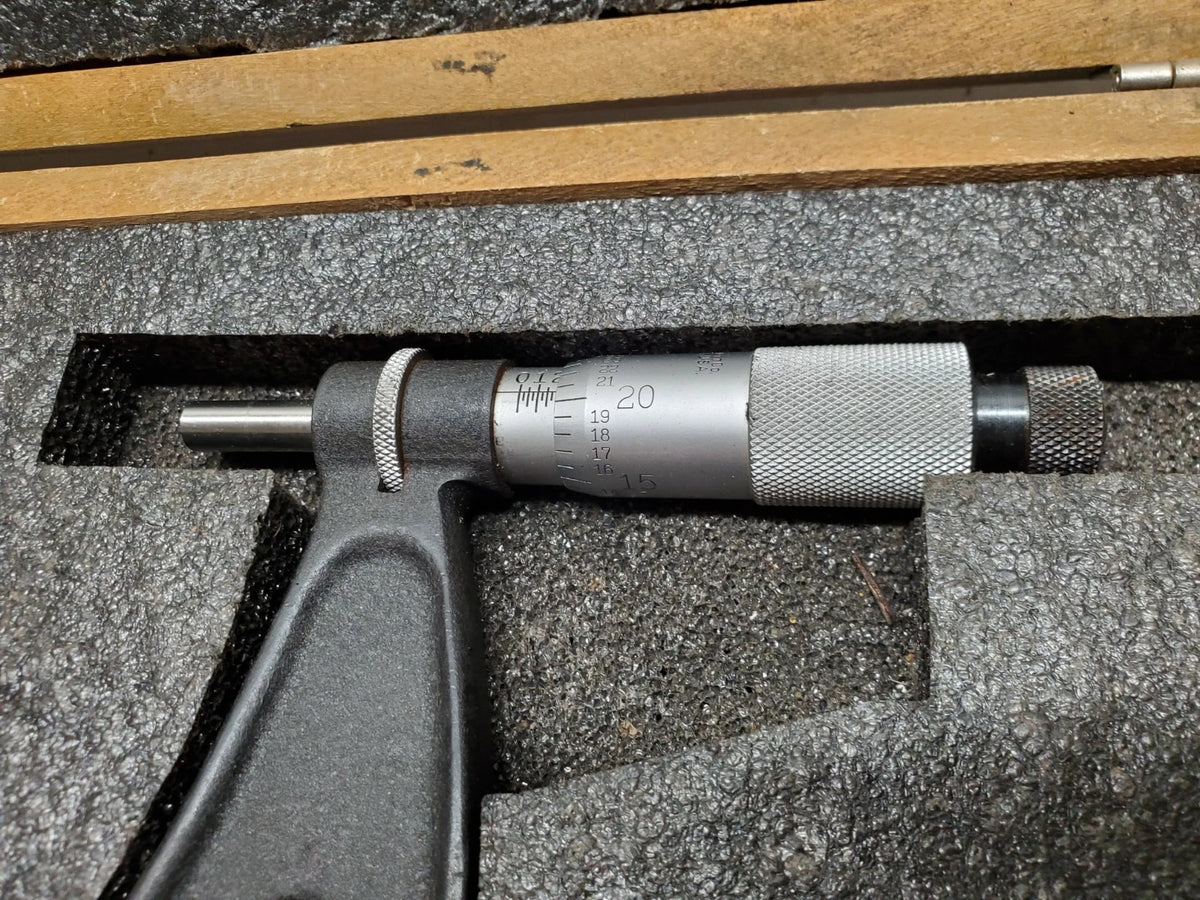 Starrett 224 Outside Micrometer 6 - 12" Ref. INV 115378
