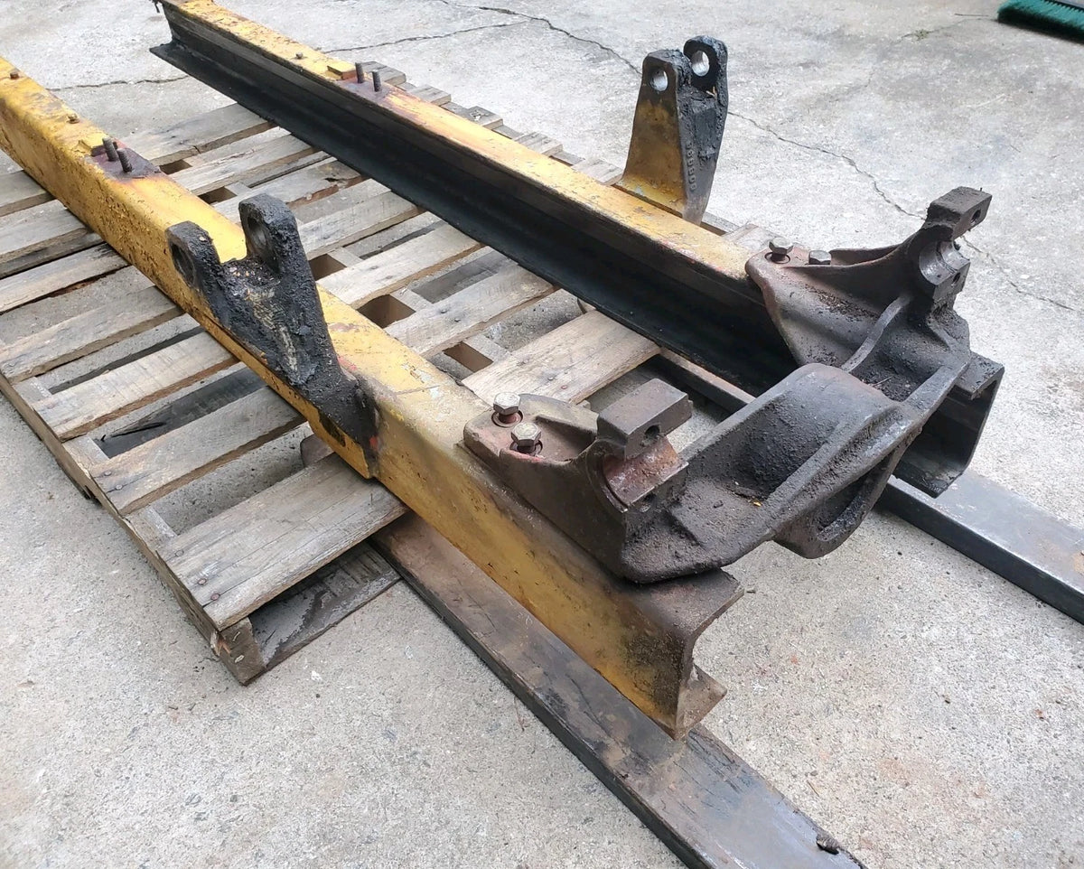 Clark Carloader Model 4024 Fork Lift Upright Outer Mast Assembly