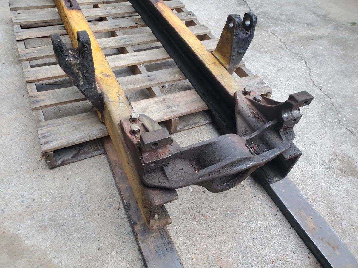Clark Carloader Model 4024 Fork Lift Upright Outer Mast Assembly