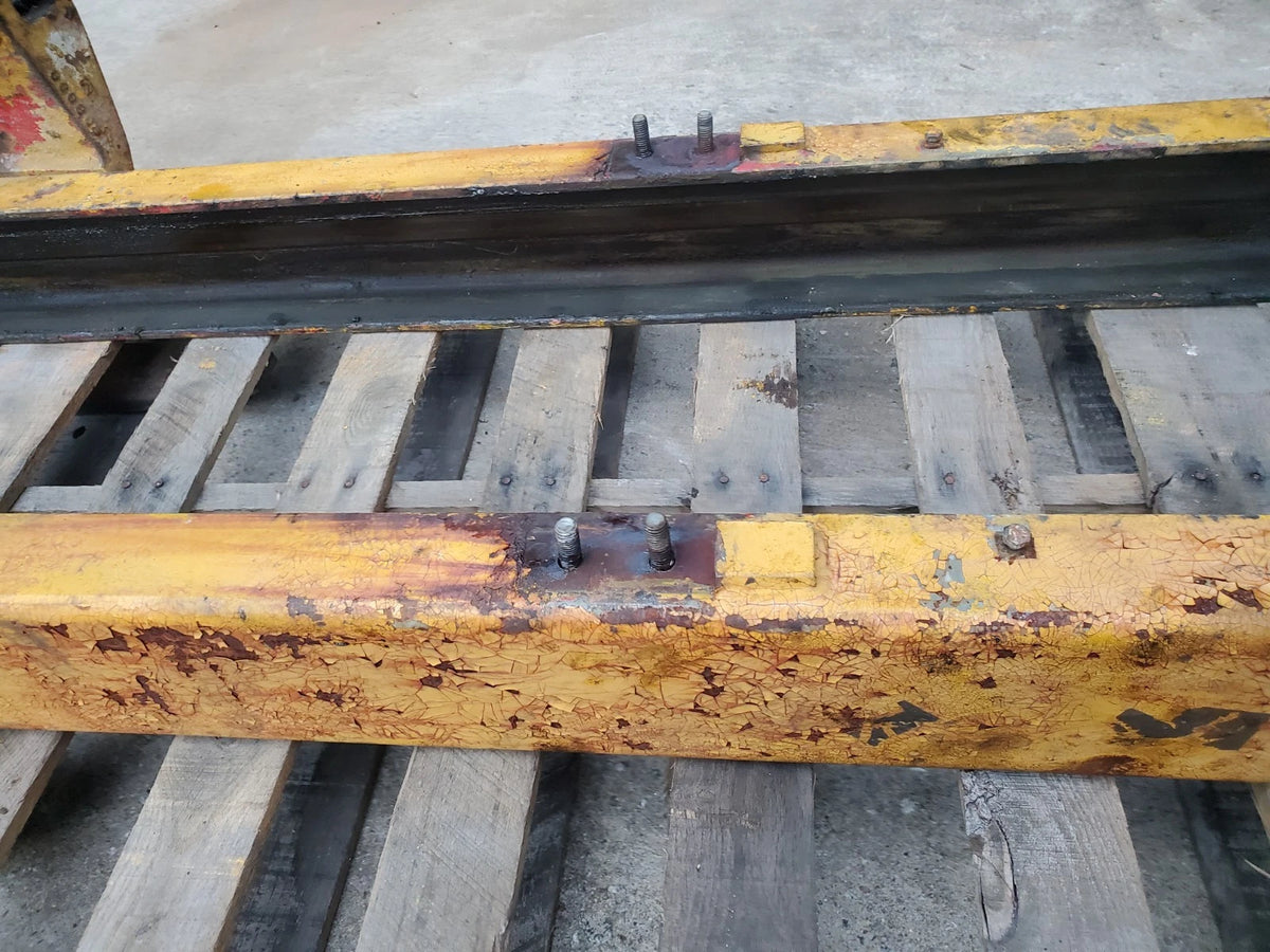 Clark Carloader Model 4024 Fork Lift Upright Outer Mast Assembly