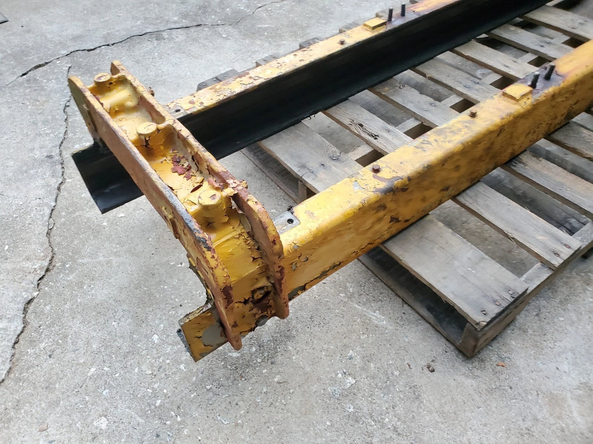 Clark Carloader Model 4024 Fork Lift Upright Outer Mast Assembly